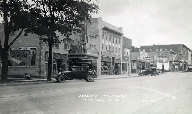 Howell Theatre - 1931 PHOTO FROM PAUL PETOSKEY
